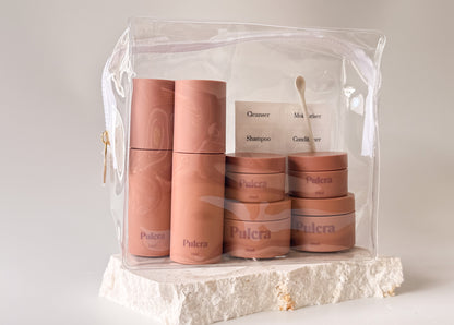 Refillable travel set in colour milk, for all beauty and cosmetic products when travelling. 