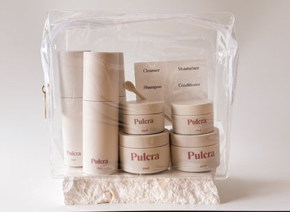 Refillable travel set in colour milk, for all beauty and cosmetic products when travelling. 